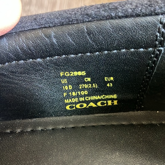 Coach - Picture 11 of 17